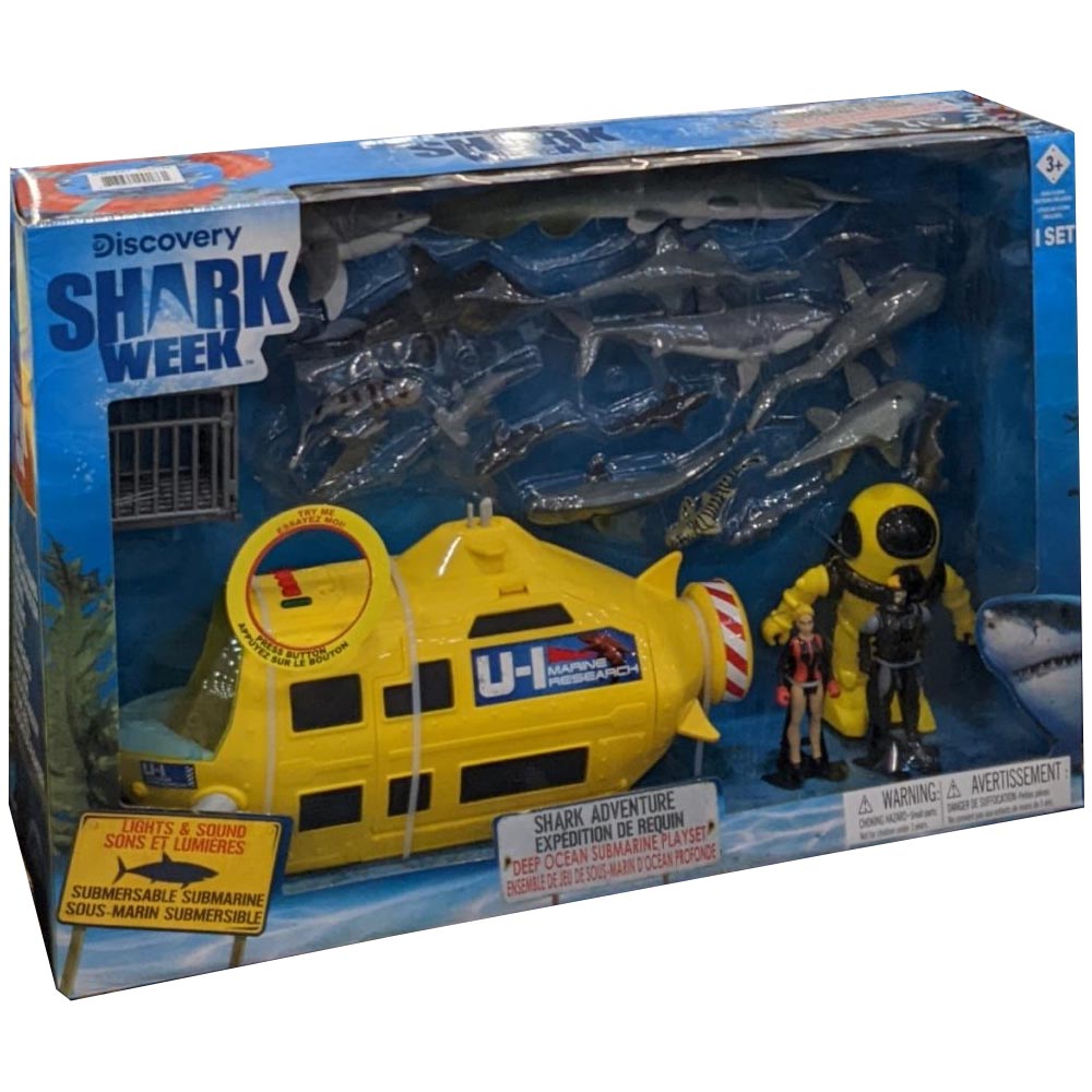 SeaWorld Story E1 - Catching a Barracuda w/ Submarine + Toy Sharks 